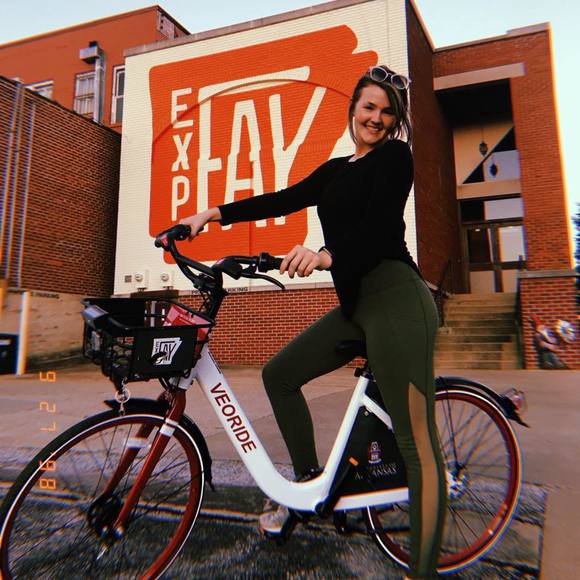 Meet your Posher, Sara - Picture 1 of 1